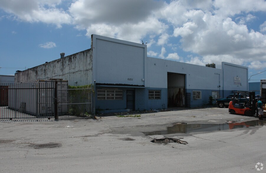 Primary Photo Of 6831-6851 NW 37th Ct, Miami Warehouse For Lease