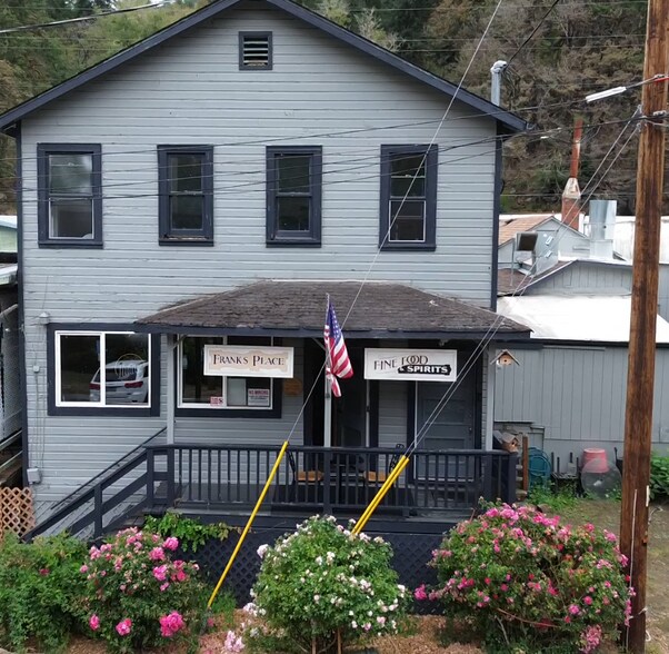 Primary Photo Of 10786 Highway 126, Mapleton General Retail For Sale