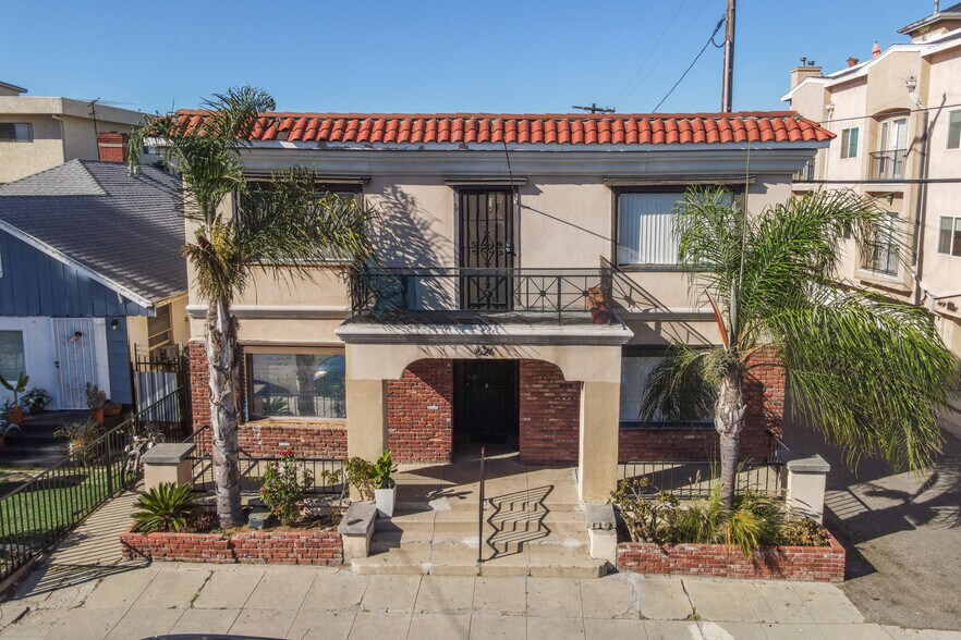 Primary Photo Of 626 W 7th St, San Pedro Apartments For Sale