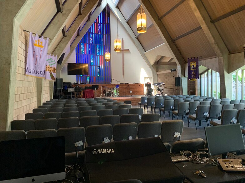 More Photos Of 787 Walnut St, San Carlos Religious Facility For Lease