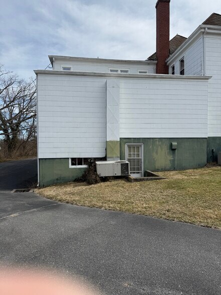 More Photos Of 1200 Grove Ave, Radford General Retail For Sale