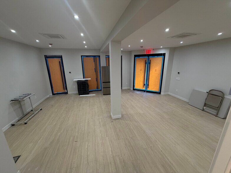 More Photos Of 12-36 31st Dr, Long Island City Storefront Retail Residential For Lease
