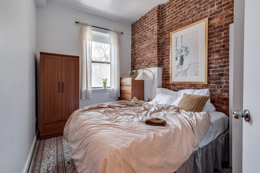 More Photos Of 946 Fulton St, Brooklyn Apartments For Sale