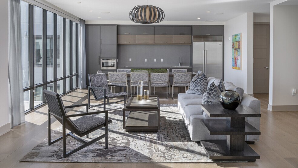 More Photos Of 295 NE Ivanhoe Blvd, Orlando Apartments For Lease