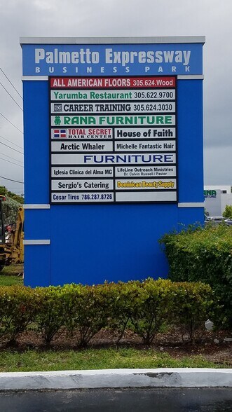 More Photos Of 4830-4882 NW 167th St, Miami Gardens General Retail For Sale