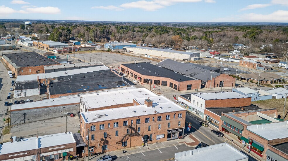 More Photos Of 104-110 S Hill Ave, South Hill Office Residential For Lease