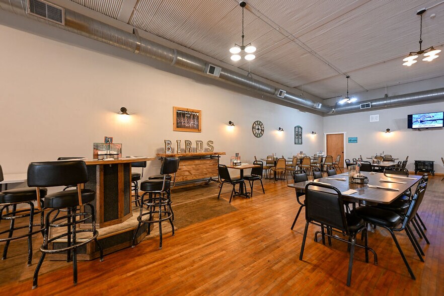 More Photos Of 115 Diamond St N, Ridgeland Restaurant For Sale
