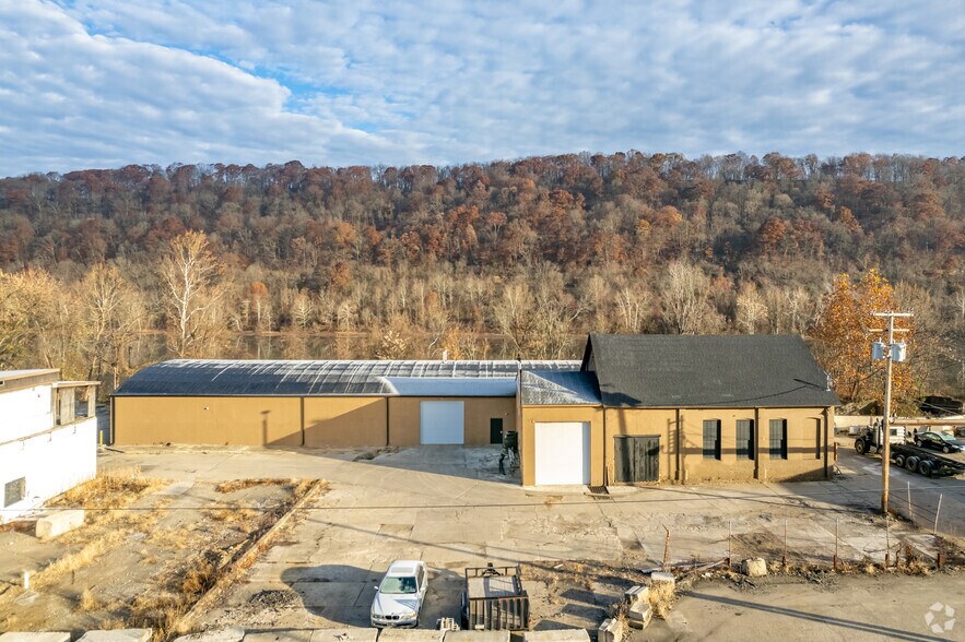 More Photos Of 1101 Railroad St, Monongahela Warehouse For Sale