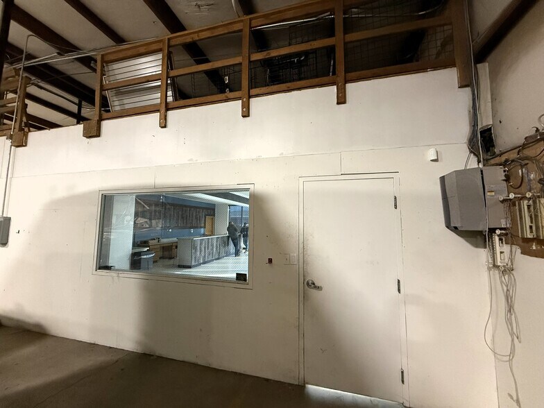 More Photos Of 3344 Washburn Way, Klamath Falls Warehouse For Lease