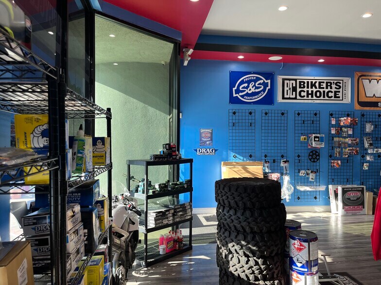 More Photos Of 3209 E Thousand Oaks Blvd, Thousand Oaks Unknown For Lease