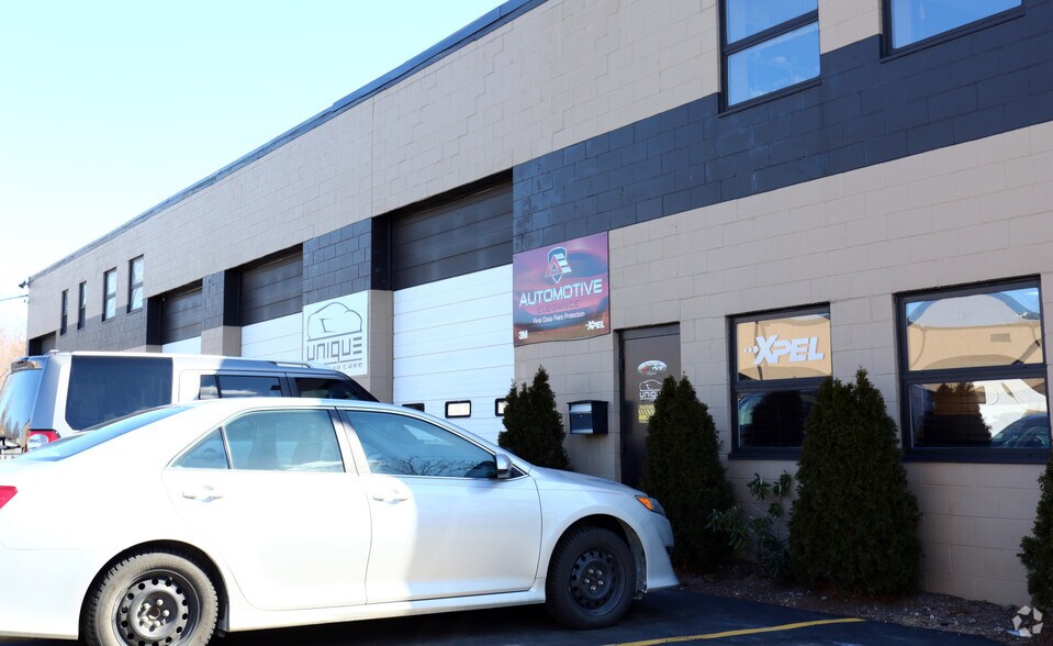 More Photos Of 30R Pine St, Stoneham Industrial For Lease