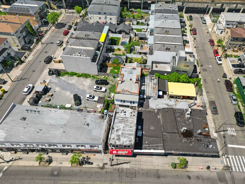 More Photos Of 9710 Rockaway Beach Blvd, Rockaway Beach Storefront Retail Residential For Sale