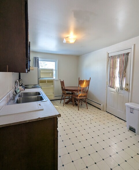 More Photos Of 8372 N Saginaw Rd, Mount Morris Restaurant For Sale