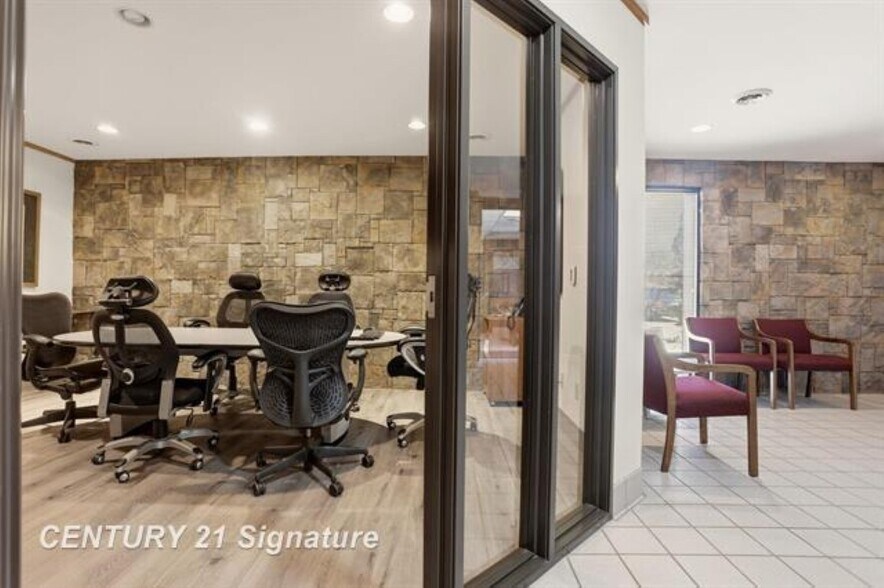 More Photos Of 3167 Enterprise Dr, Saginaw Office For Sale