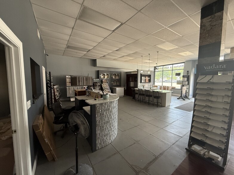 More Photos Of 4418 Mayfield Rd, Cleveland Freestanding For Sale
