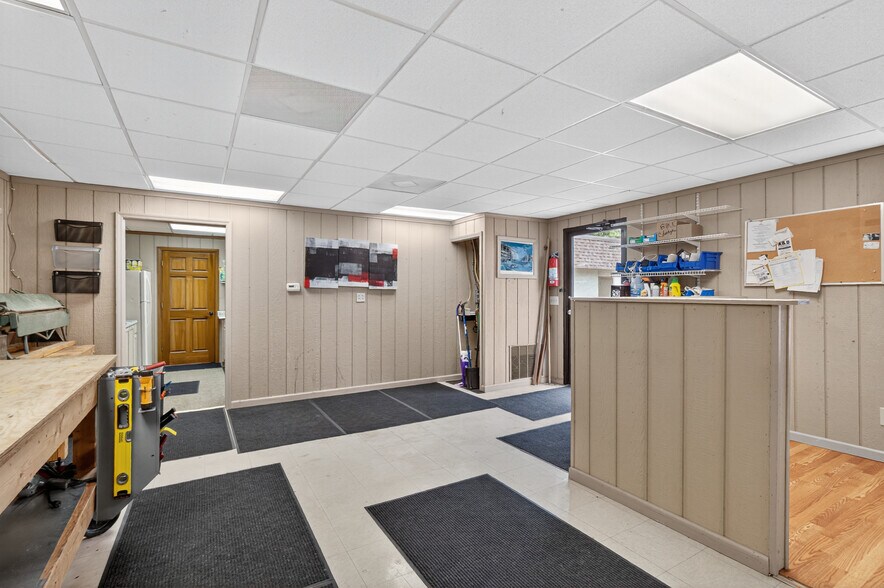 More Photos Of 638 Main St, Columbia Office For Sale