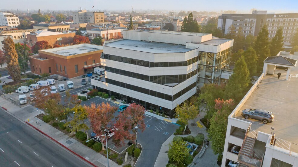 More Photos Of 100 Willow Plz, Visalia Medical For Sale