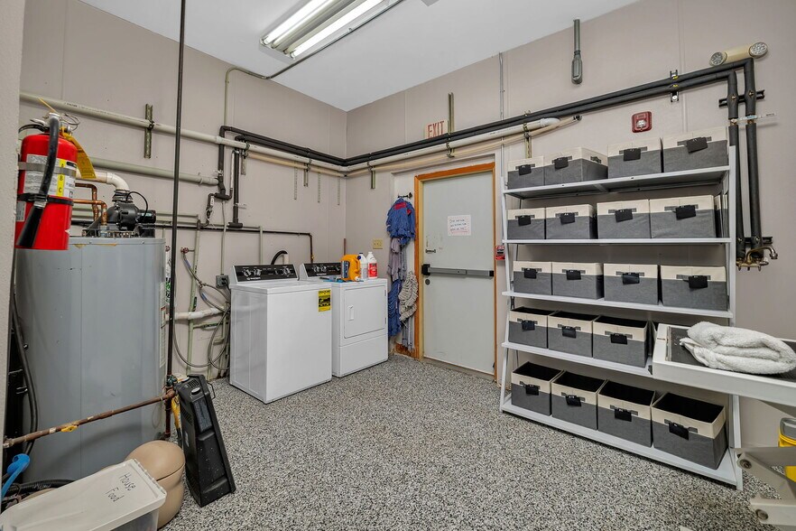 More Photos Of 441 E Stevenson Rd, Ottawa Restaurant For Sale
