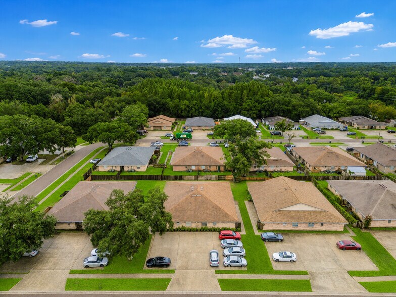 More Photos Of 3132 Bloomingdale Villas Ct, Brandon Apartments For Sale