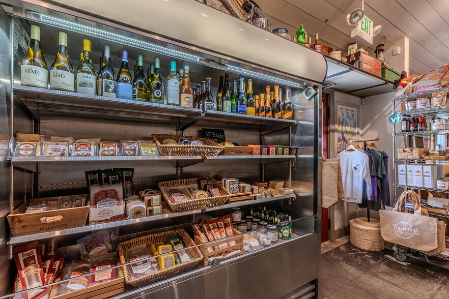 More Photos Of 305 Main St, Peru Restaurant For Sale