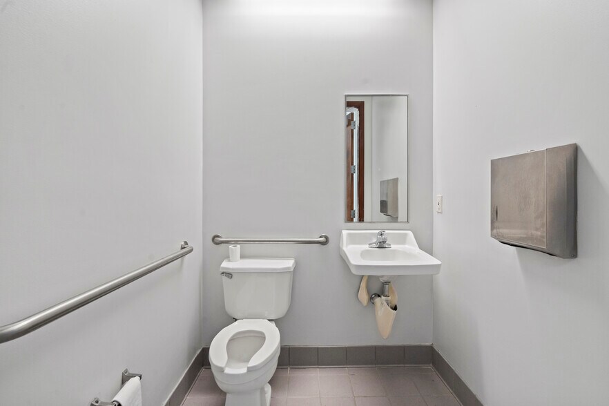 More Photos Of 1735 W Hibiscus Blvd, Melbourne Medical For Lease