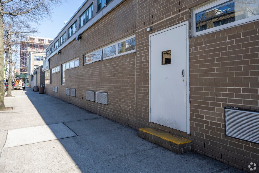 More Photos Of 353-376 Chester St, Brooklyn Apartments For Lease