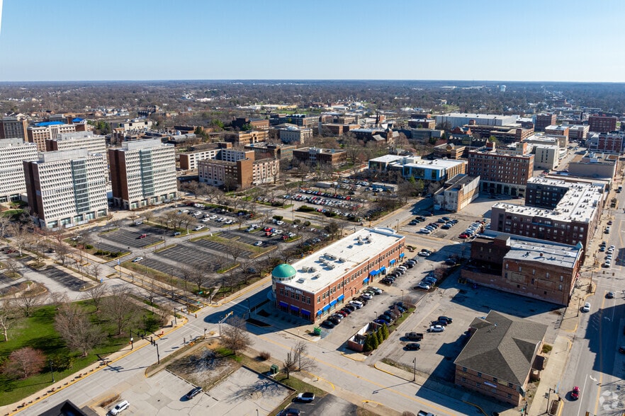 More Photos Of 22 N 5th St, Terre Haute Office For Lease