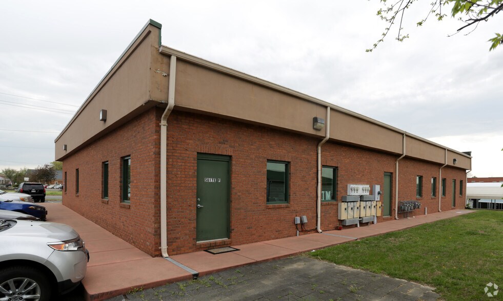 More Photos Of 1810 Stafford Ave, Fredericksburg Office For Sale