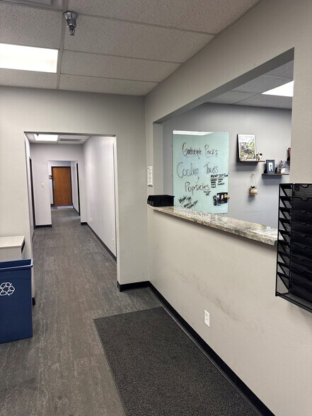 More Photos Of 900 Port America Pl, Grapevine Distribution For Lease