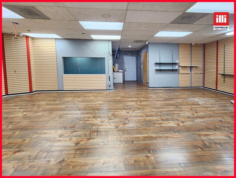More Photos Of 18543-18545 Ventura Blvd, Tarzana Storefront For Lease