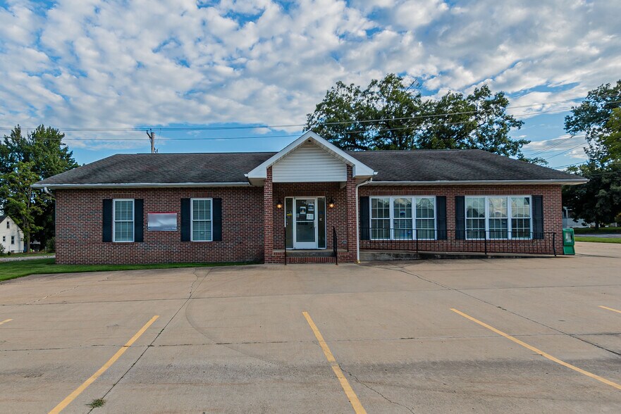 More Photos Of 2419 Broadway St, Mount Vernon Office For Sale