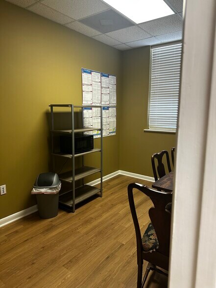 More Photos Of 3285 Associate Dr, North Charleston Light Distribution For Sale