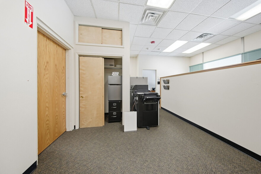 More Photos Of 70 Pleasant Hill Rd, New Windsor Township Office For Sale