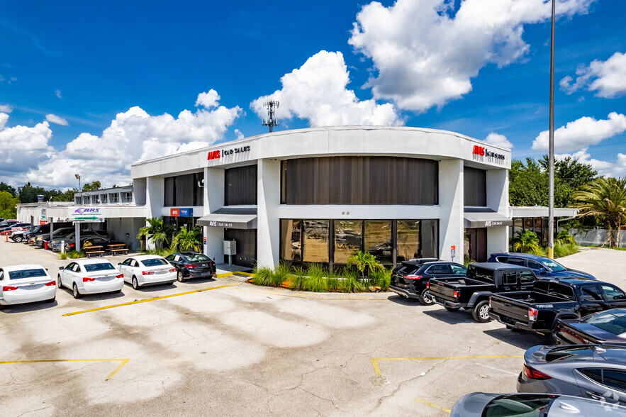 Primary Photo Of 6363-6365 E Colonial Dr, Orlando Auto Repair For Lease