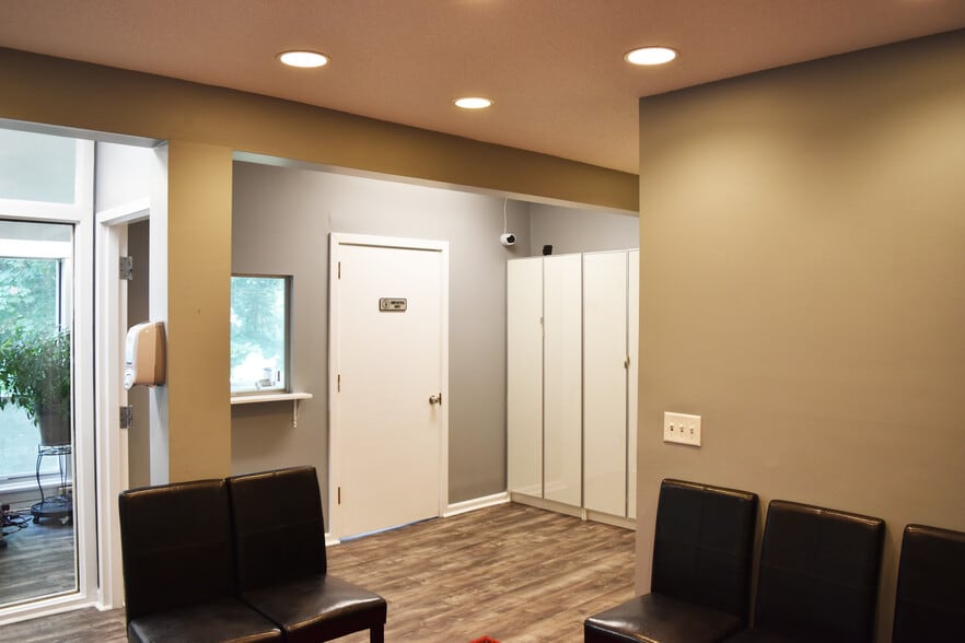 More Photos Of 1216 Farmington Ave, West Hartford Office For Sale