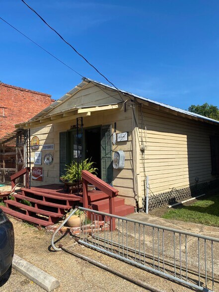 More Photos Of 14560 Main St, Orrville General Retail For Sale