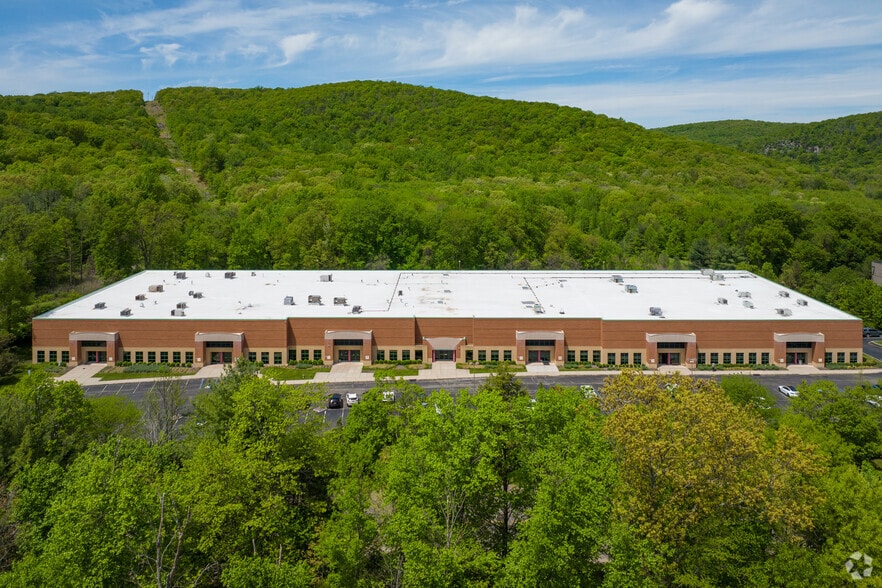 More Photos Of 400 Commons Way, Rockaway Light Distribution For Lease