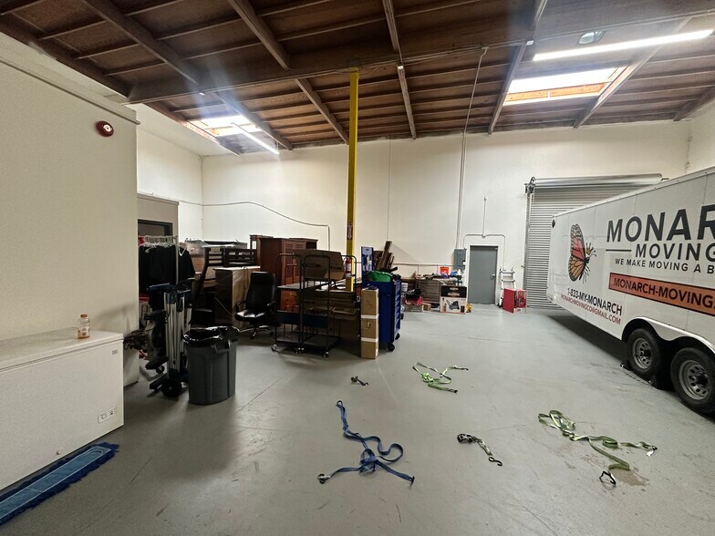 More Photos Of 7101 Jurupa Ave, Riverside Manufacturing For Lease