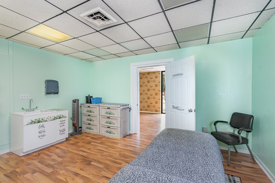 More Photos Of 725 E Center St, Ithaca Showroom For Sale