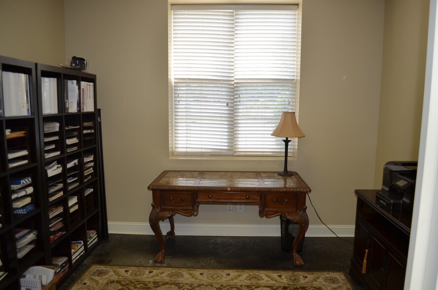 More Photos Of 326 Browns Cove Rd, Ridgeland Office For Sale