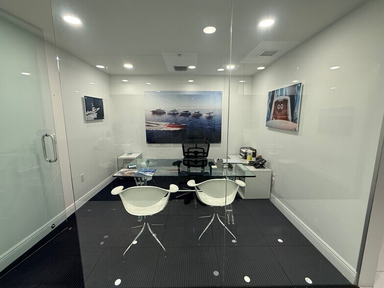 More Photos Of 300 Alton Rd, Miami Beach Office For Lease