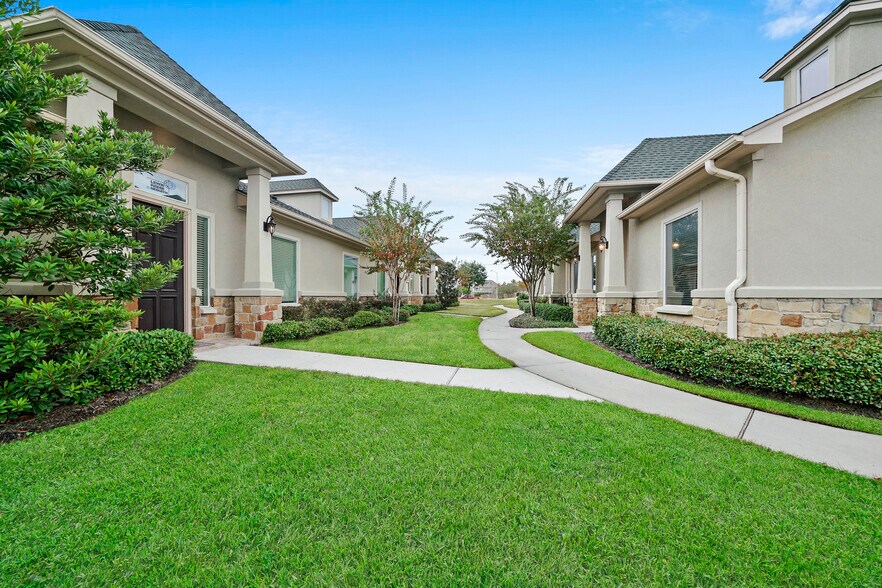 More Photos Of 11623 Spring Cypress Rd, Tomball Office For Sale