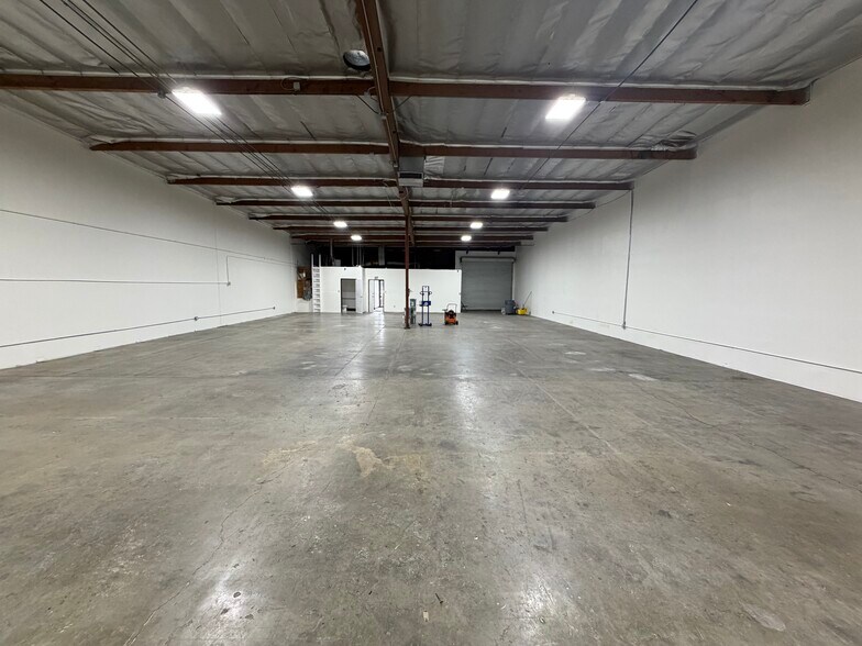 More Photos Of 17101-17121 Central Ave, Carson Warehouse For Lease
