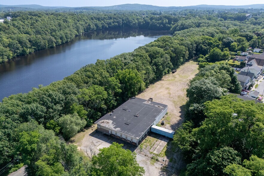 More Photos Of 15 Whipple St, Springfield Distribution For Lease