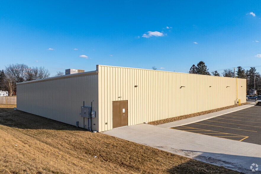 More Photos Of 4664 York Rd, New Oxford General Retail For Sale