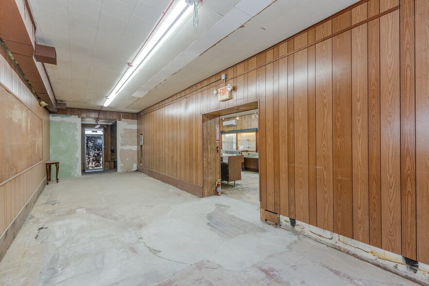 More Photos Of 1243 Main St, West Warwick General Retail For Sale