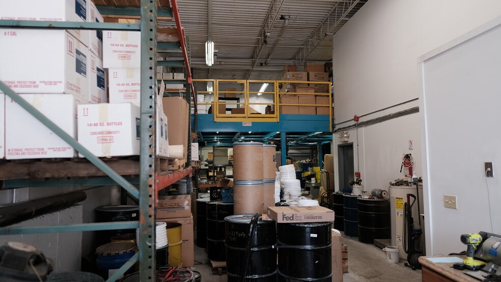 More Photos Of 130 Lenox Ave, Stamford Warehouse For Sale