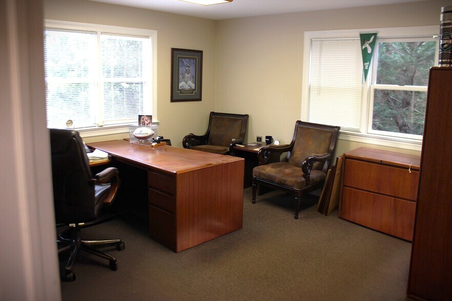 More Photos Of 205 State Route 31 N, Washington Office Residential For Lease