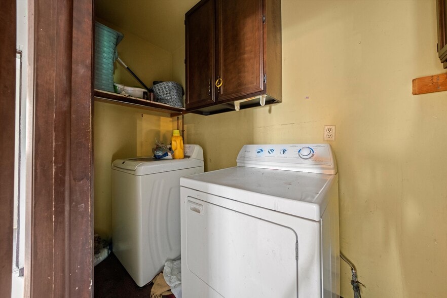 More Photos Of 591 Burnham Ave, Calumet City Office Residential For Sale