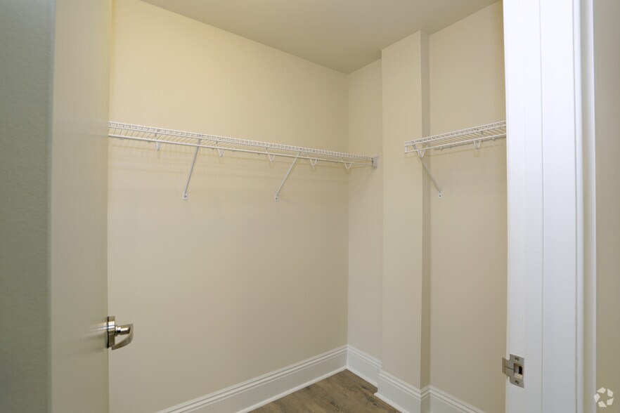 More Photos Of 121 S Highland Ave, Pittsburgh Apartments For Lease